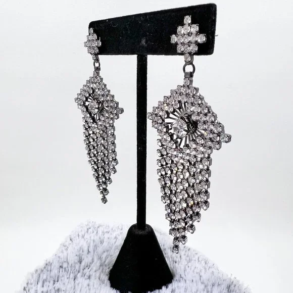 Stunning Rhinestone Chandelier Gun Metal Tone 3” Post Earrings - Picture 3 of 7